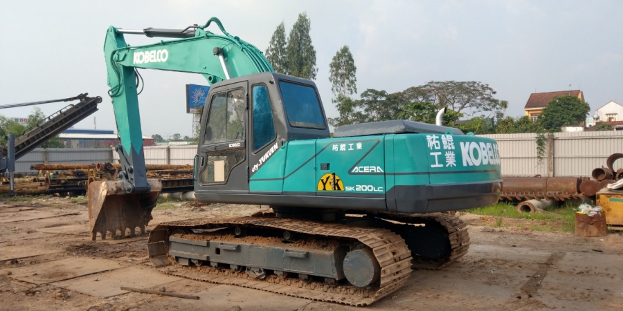 KOBELCO SK200